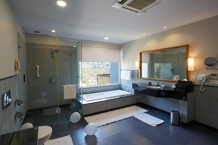 Room 20 of 64