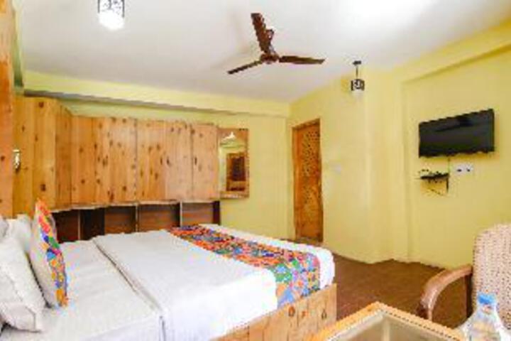 Room 13 of 33