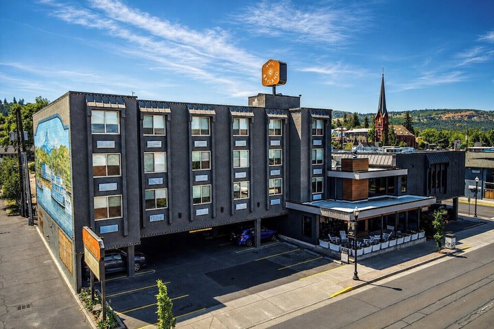 Rayland Hotel