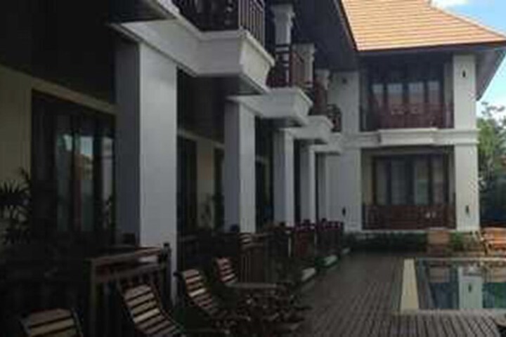 Pool Hotel