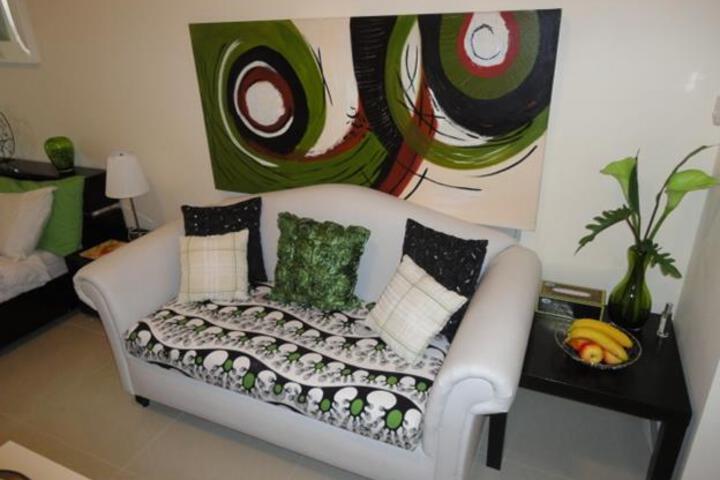 Room 2 of 6