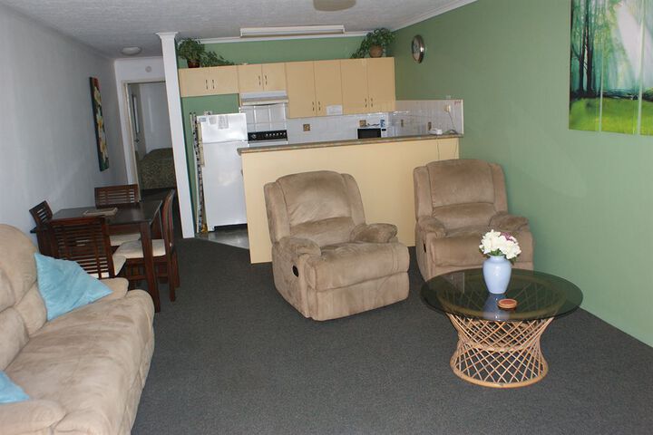 Room 27 of 68