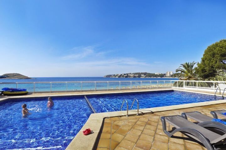 Hotel Pool