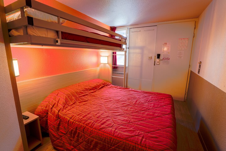 Room 5 of 42