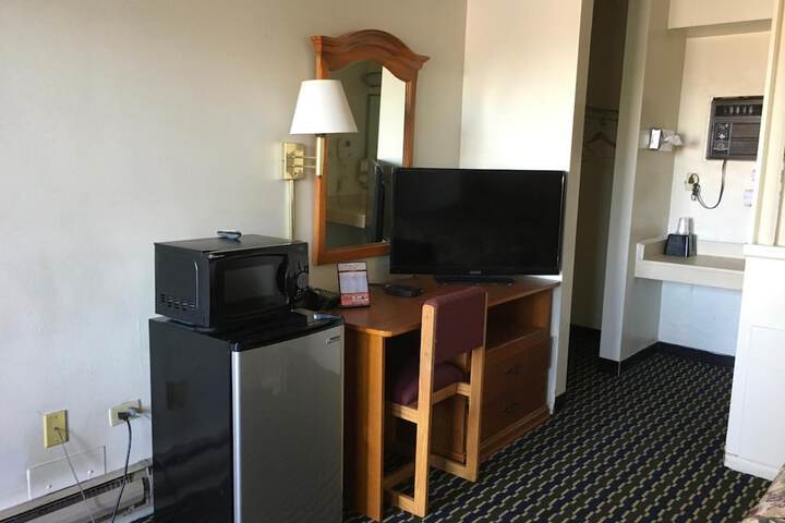 Room 17 of 34