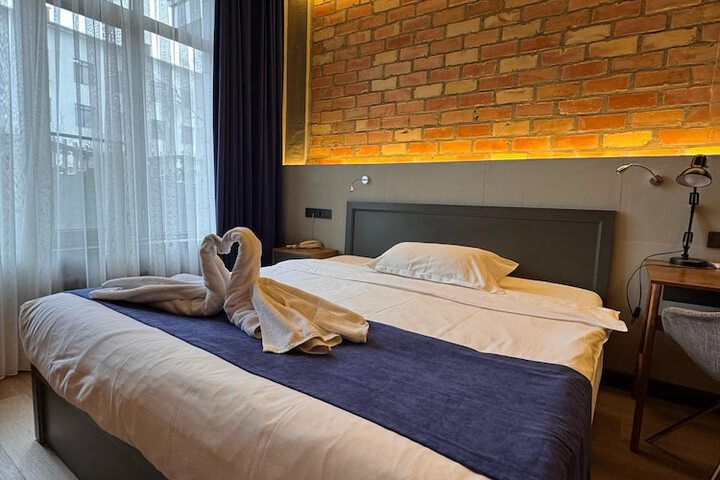 Room 7 of 117