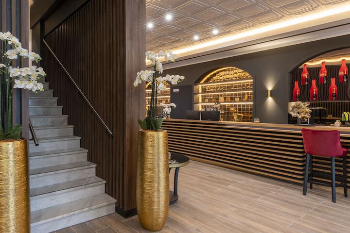 Entrance & Lobby