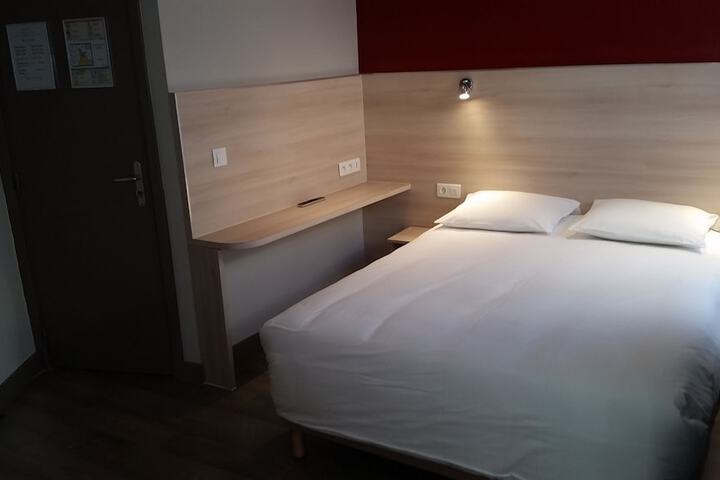 Room 4 of 19