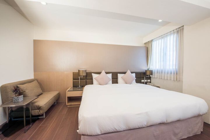 Room 6 of 55