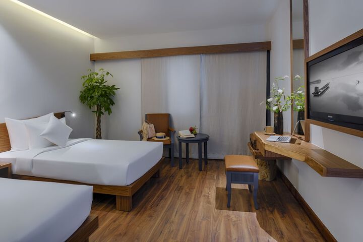 Room 10 of 56