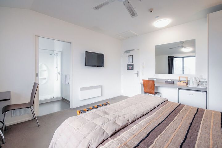 Room 7 of 19