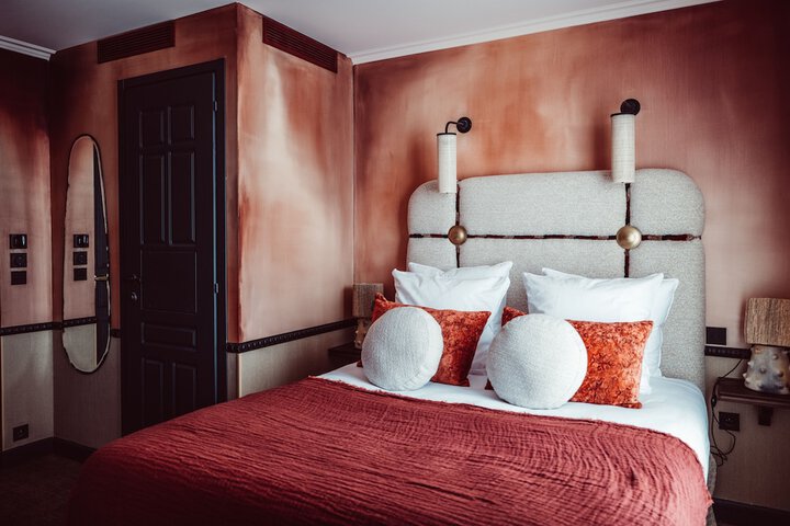 Room 6 of 38
