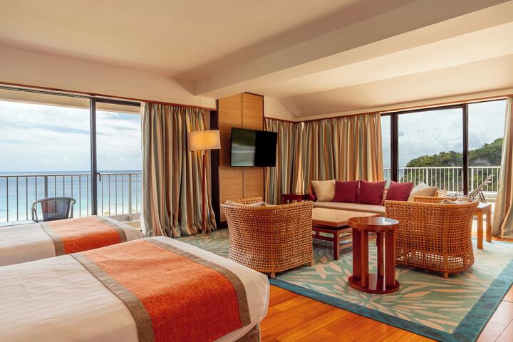 Room 28 of 114