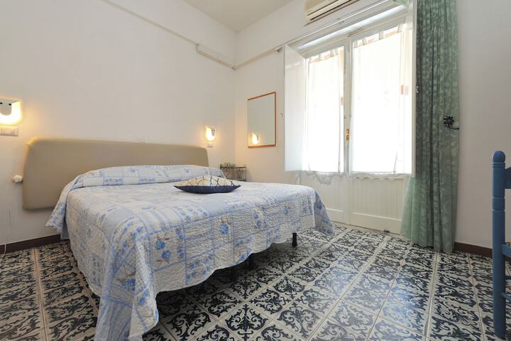 Room 5 of 21