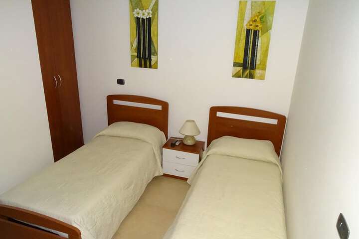 Room 18 of 71