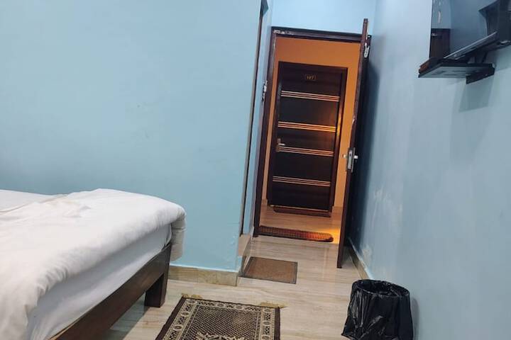 Room 4 of 22