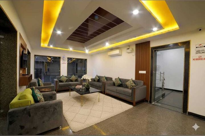 Room 4 of 6