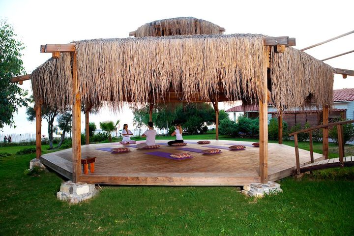 Hotel Exterior 102 of 108