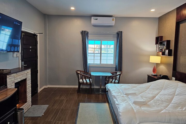 Room 26 of 40