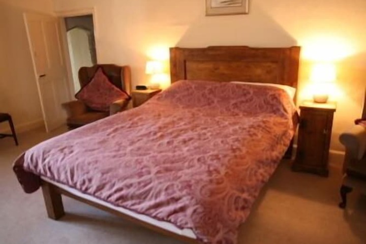 Room 5 of 13