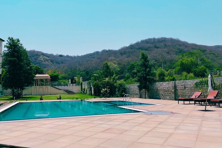 Pool 52 of 88