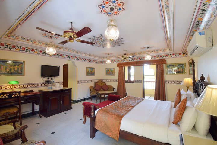 Room 32 of 126