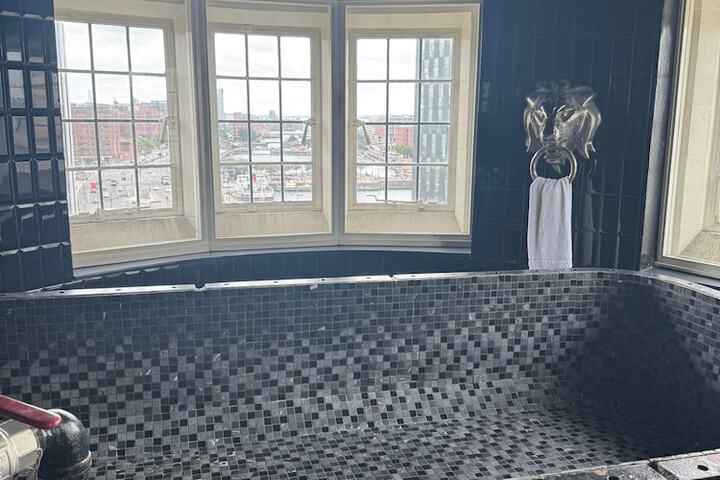 Room 104 of 171