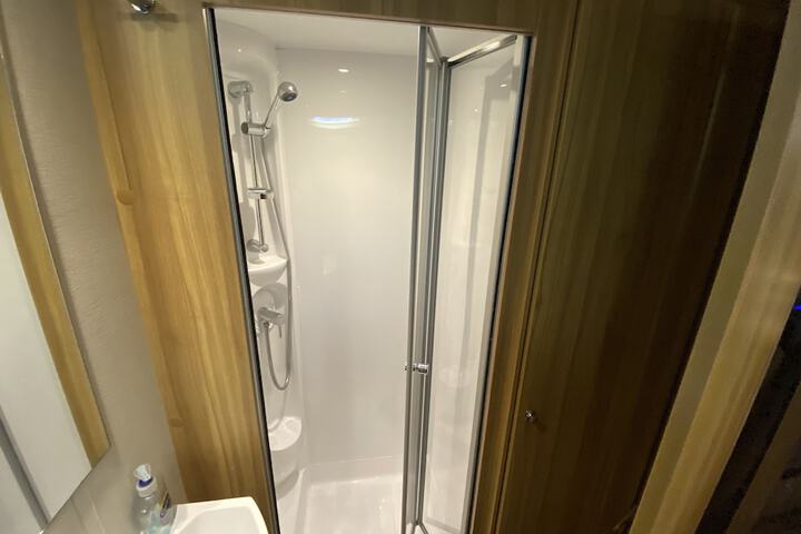 Room 4 of 10