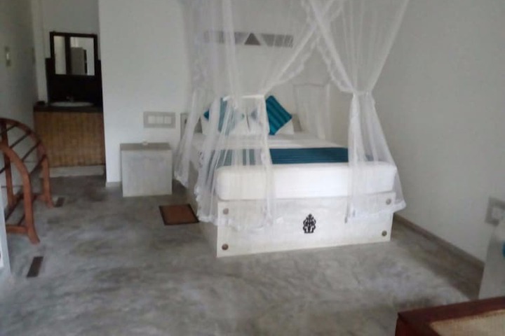 Room 7 of 22