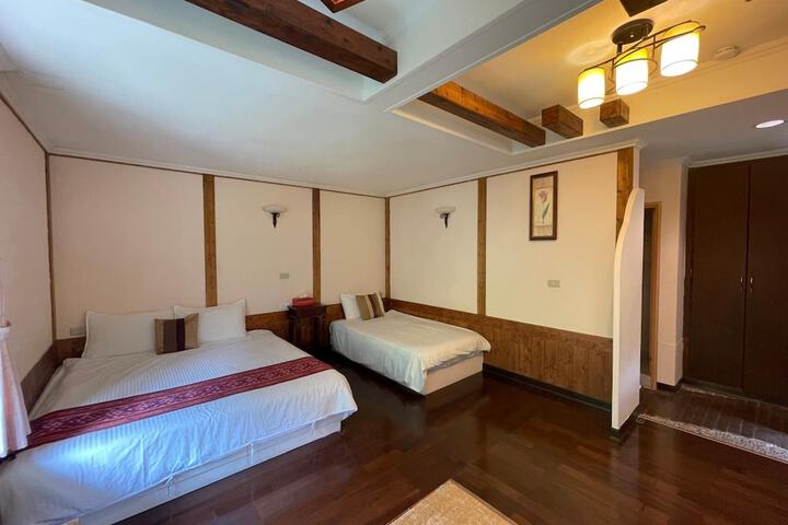Room 12 of 73