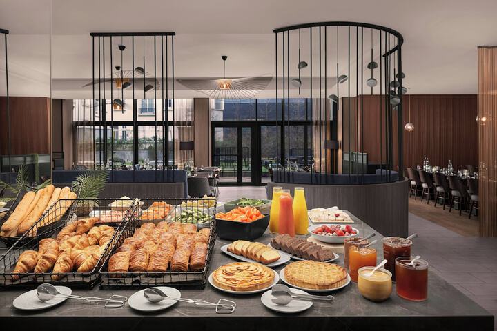 Breakfast/Coffee Service 84 of 128