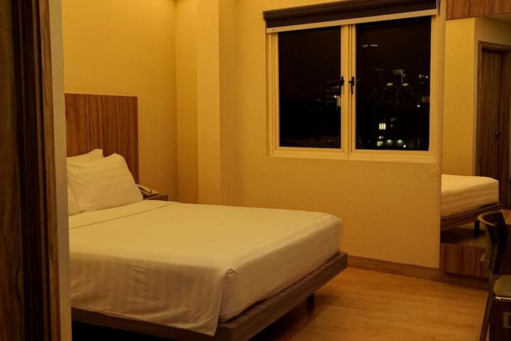 Room 6 of 20