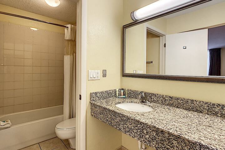 Room 12 of 15