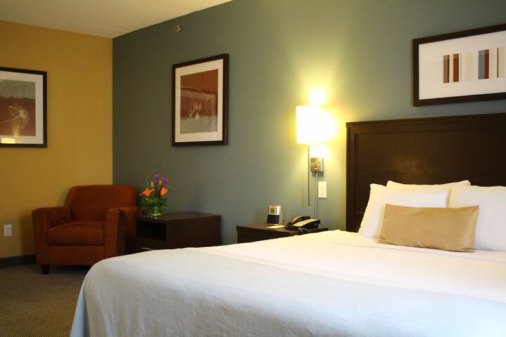 Room 10 of 32
