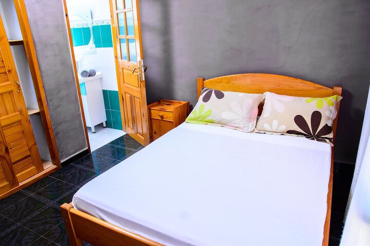 Room 4 of 15
