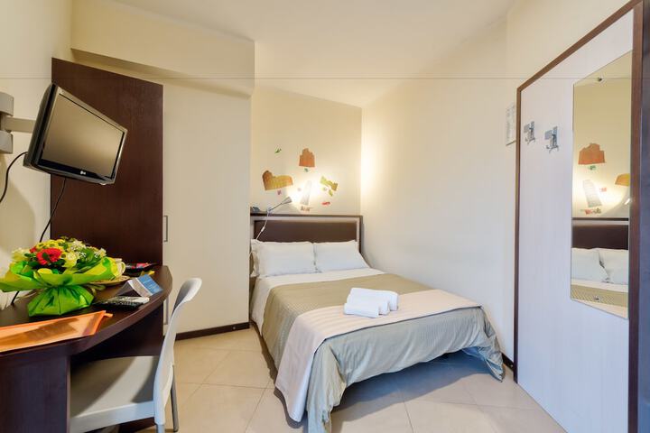 Room 20 of 39