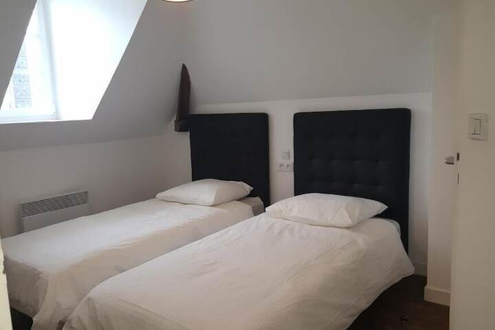 Room 4 of 31