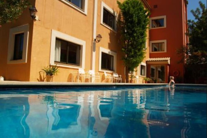 Hotel Pool