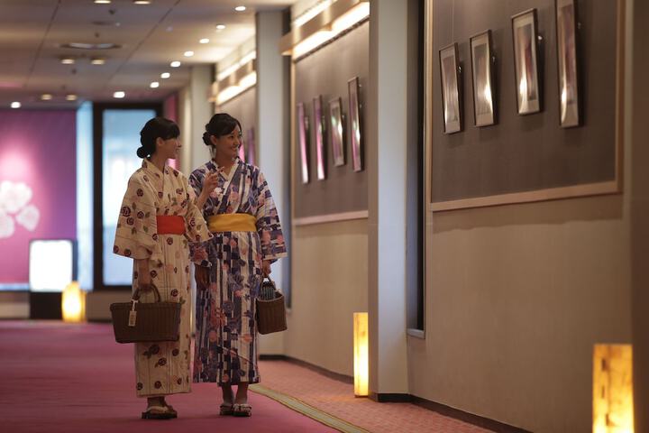 Ballroom/Hall 25 of 26