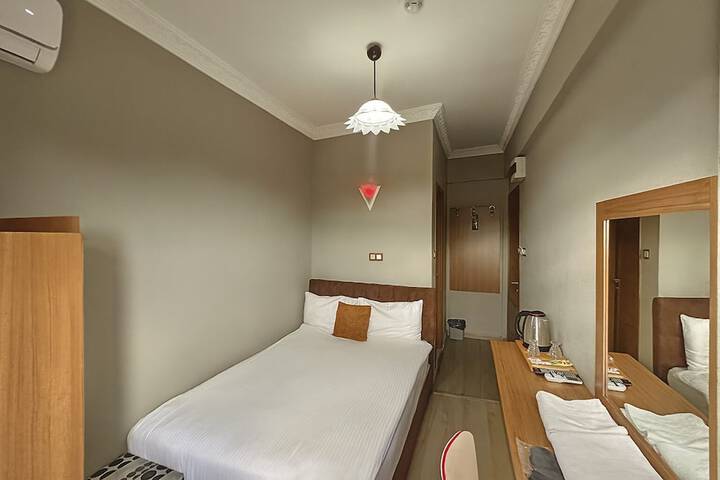 Room 14 of 91