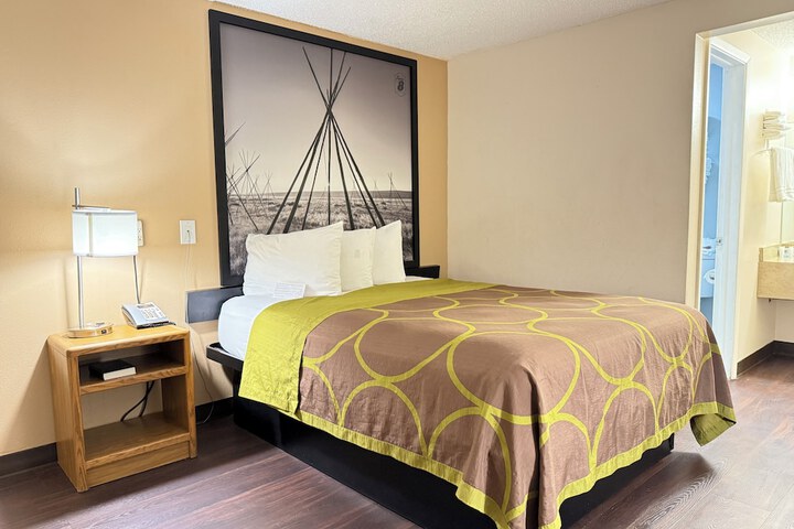 Room 46 of 90