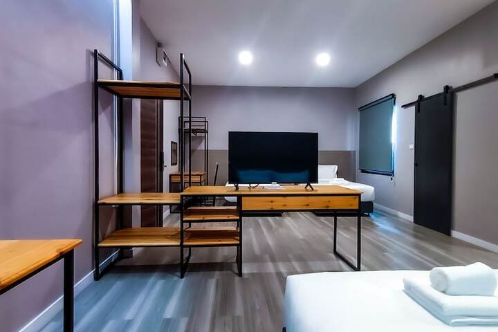Room 13 of 112