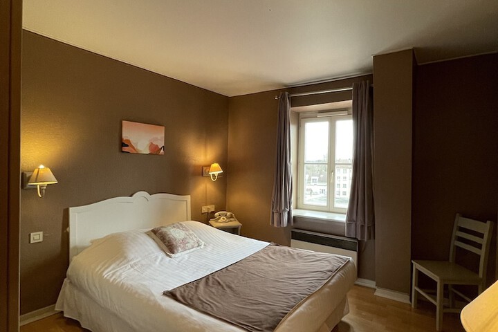 Room 20 of 147