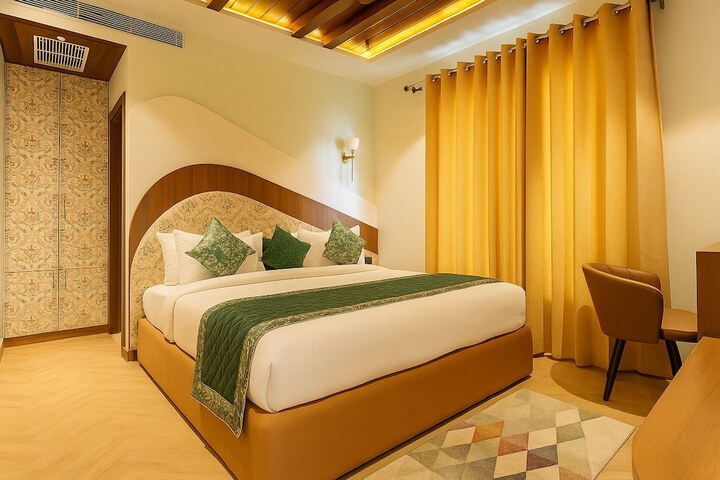 Room 14 of 25