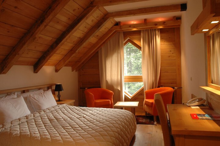Room 7 of 53