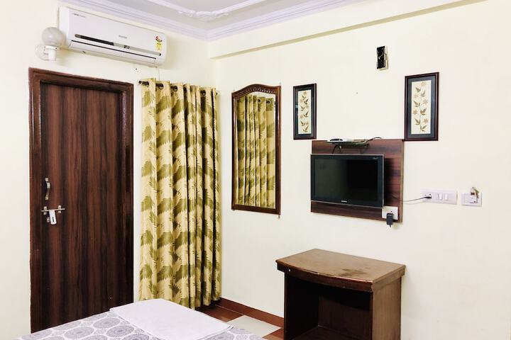 Room 26 of 55