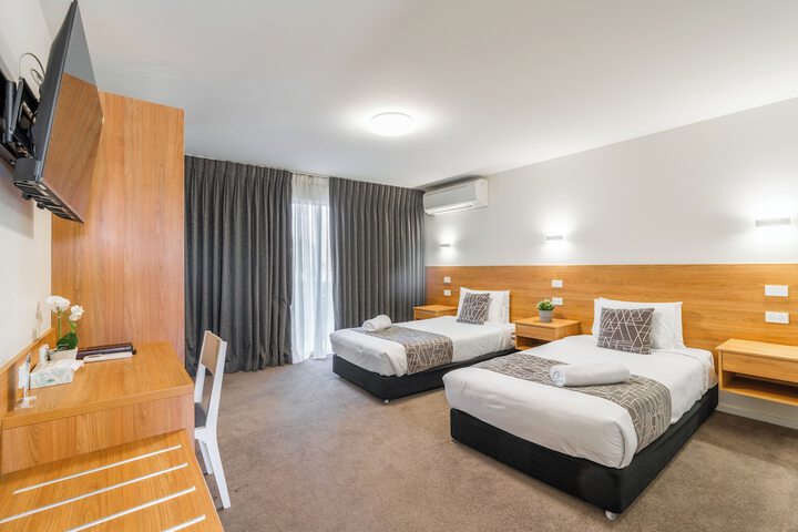 Room 8 of 17