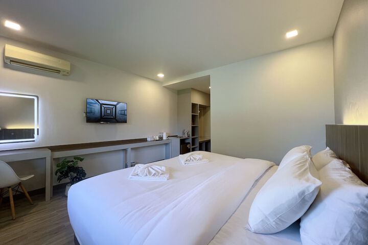 Room 6 of 23