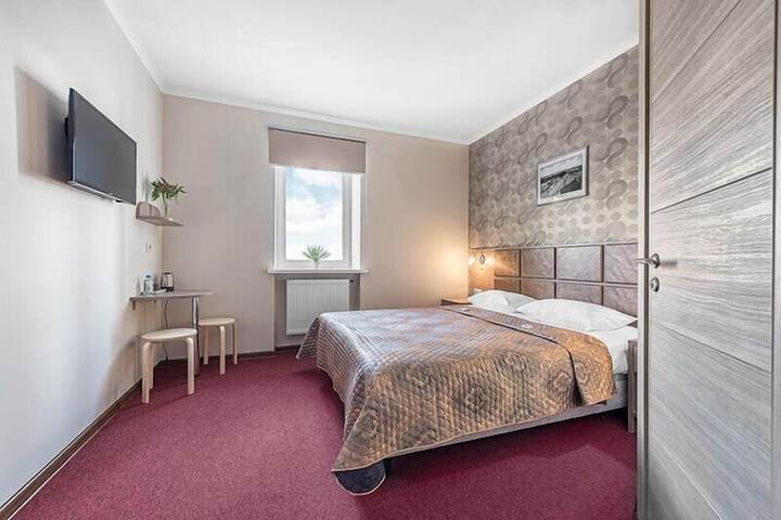 Room 5 of 33