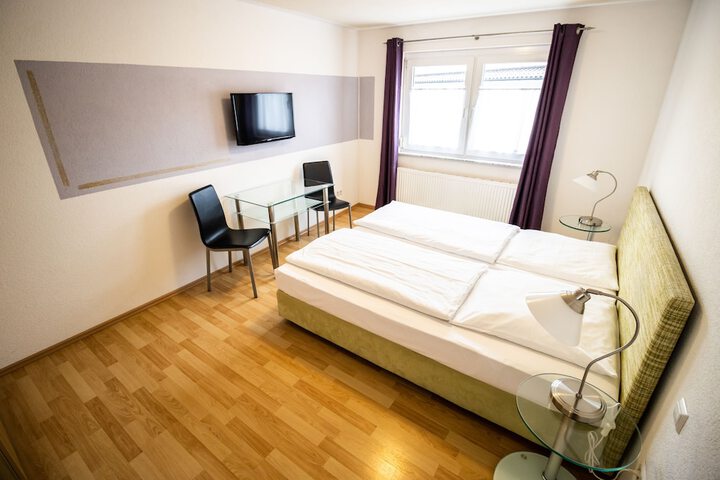 Room 13 of 48